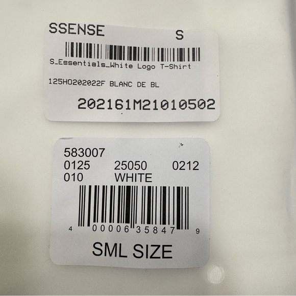 Essentials Fear Of God Unisex White Tee Shirt Black Front Logo Size S NWT - Picture 3 of 10